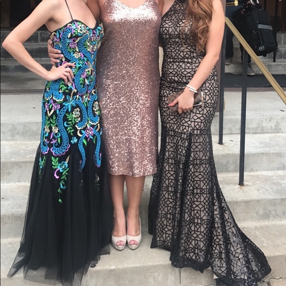 DRESS/GOWN - Picture 4 of 6